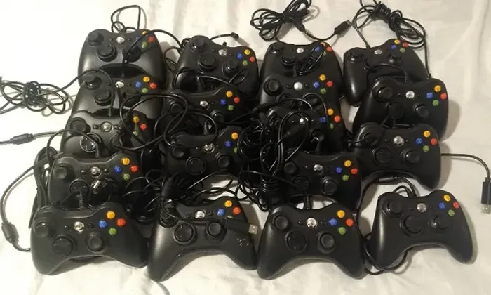 lote com controles para xbox 360 vendidos no estado - favor ler o anuncio