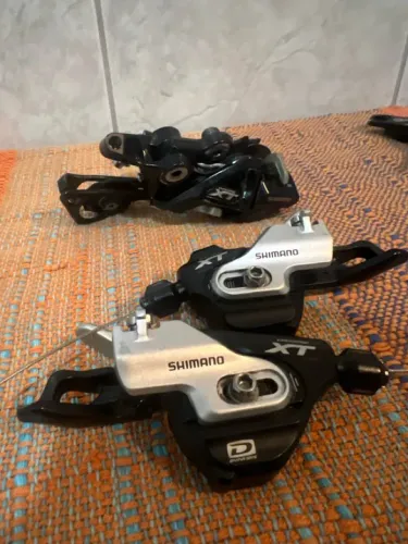 Raptfires XT ( Dianteiro e traseiro ). Câmbio traseiro XT 11 v. Câmbio dianteiro Sram X7.