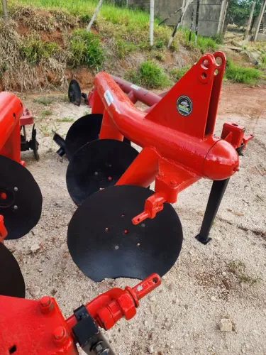 Arado MF 3 discos para trator