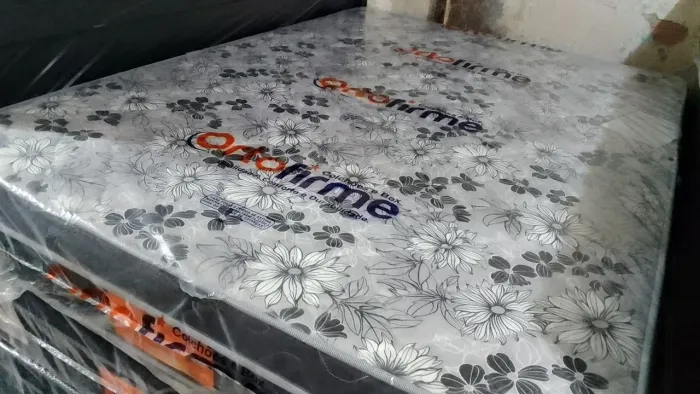 COLCHÃO DE CASAL DE MOLAS BONEL 