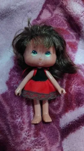 Boneca moranguinho da Estrela