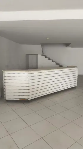 Balcão comercial em ótimo estado