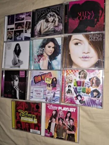 Lote Coleção Selena Gomez com 11 CDs