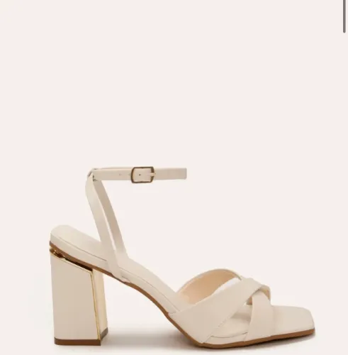 salto alto branco C&A