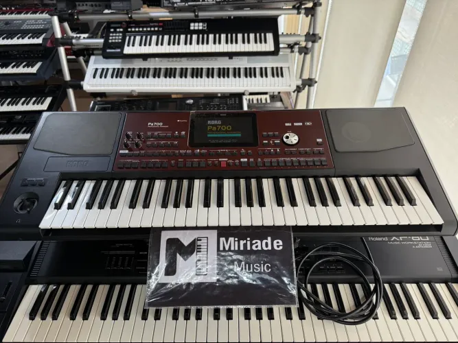 Korg PA700 - Arranjador Profissional de Alta qualidade - Loja Física - Até 21x