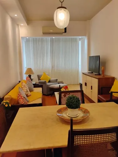 Imóvel para aluguel possui 97 metros quadrados com 2 quartos em Copacabana - Rio de Janeir