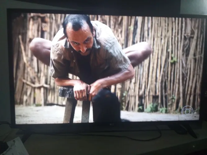 Tv LG 43 SMART  COMPLETA 