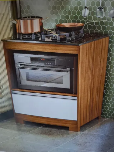 Armário de Cozinha com Micro-ondas Embutido