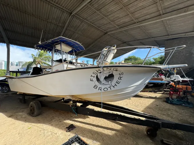 Lancha Fishing 23 c/motor 200hp 2024