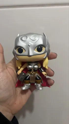 Funko Pop Poderosa Thor Marvel Collector Corps 97