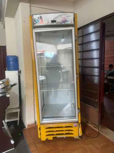 Vendo geladeira visu 220 volts,já vai com transformador.