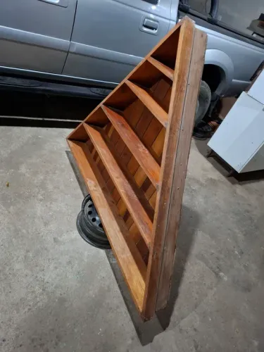 Estante para embutir
