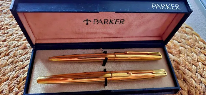 Jogo caneta Parker ouro 18k