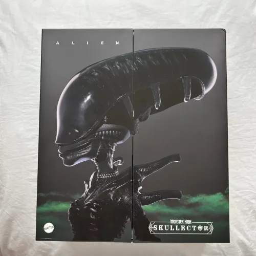 Monster High Skullector Alien Doll
