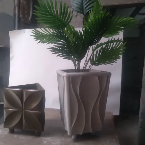 VASOS CAQUEIROS DE CIMENTO CONCRETADO PARA PLANTAS 