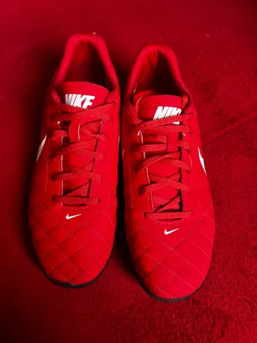 Chuteira Nike Society