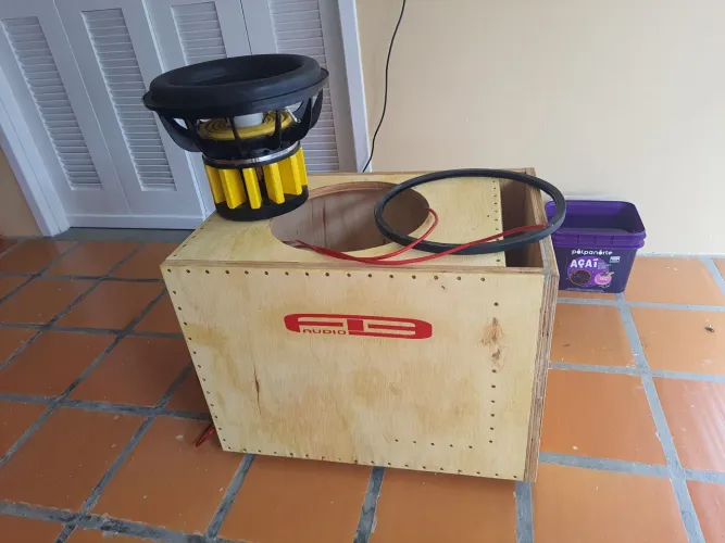 Subwoofer FB Audio neodimio 15" polegadas + caixa @ 33HZ