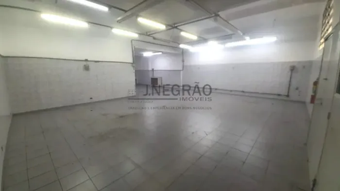 Galpão Comercial à Venda ou Locação em São Paulo-SP: 5 Salas, 3 Banheiros, 5 Vagas de Gara