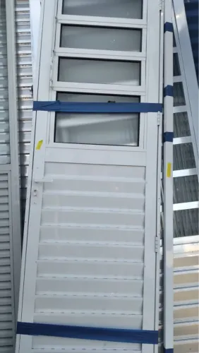 Porta de Alumínio completa