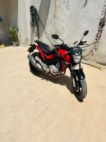 Vendo ou troco por carro de até 32 mil que roda em aplicativos