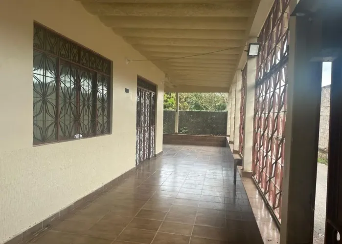 Alugo essa casa 
