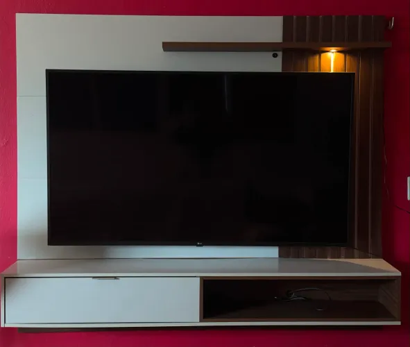 Painel para TV até 70 - Moderno e Resistente