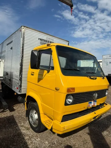 VW 6-90 1986 baú