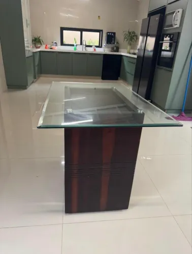 Mesa mdf cor mogno  vidro 