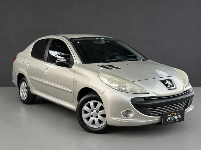 Peugeot 207 XR 1.4 Flex 8V 5P 2011