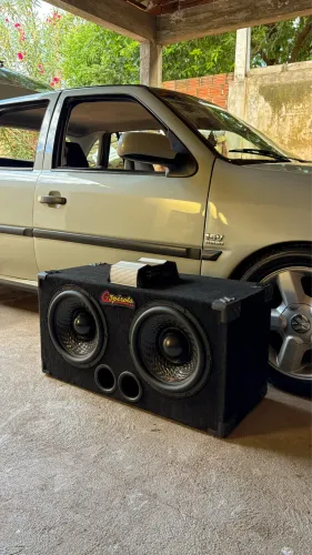 Caixa com dois subwoofer bravox uxp de 12 polegadas 500rms cada com potencial de 1200.1