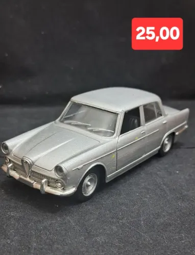 Carrinhos escala1:43 Colecionaveis