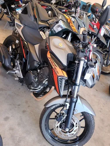 YAMAHA FZ25 2025