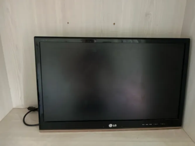 TV M2550D