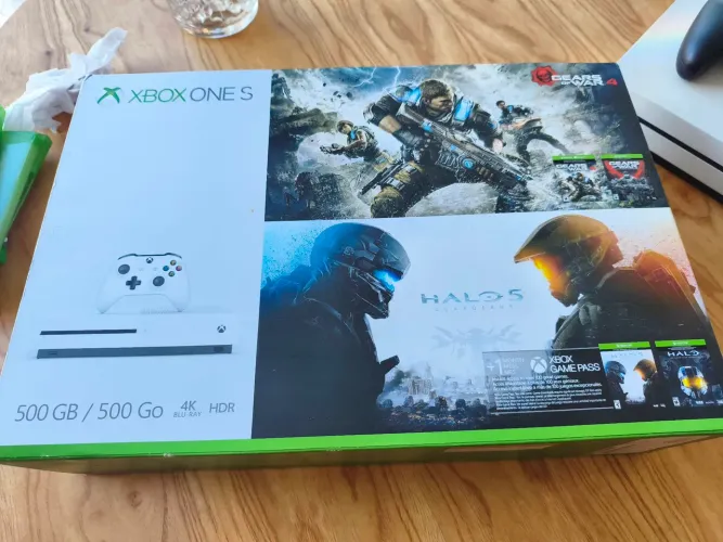 Vendo - Xbox one S - com controle