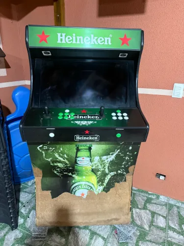 Fliperama 32? tudo funcionando, pequena avaria na madeira inferior por conta de água,
