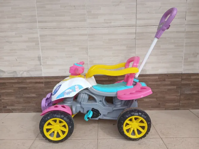 Quadriciclo infantil 