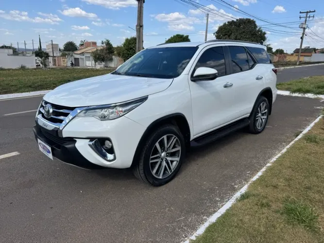 Toyota Hilux SW4 SRV 4X2 2.7 Flex 16V Aut. 2018