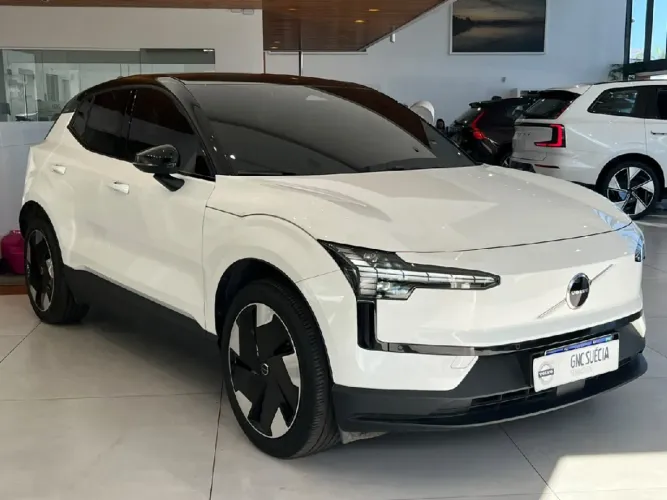 Volvo EX30 E60 Plus (elétrico) 2024