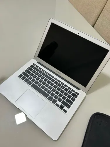 MacBook AIR 13.