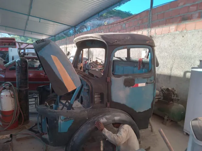 Cabine de Mercedes modelo 1113