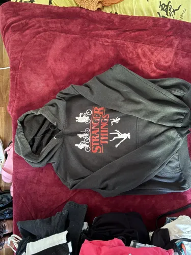 Moletom série stranger things semi usado tamanho G