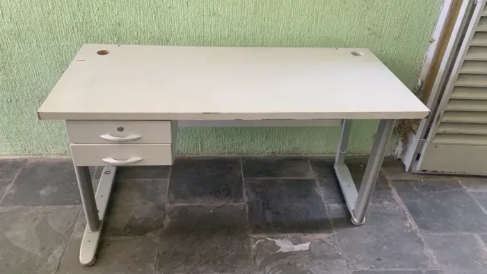 MESA DE ESCRITÓRIO