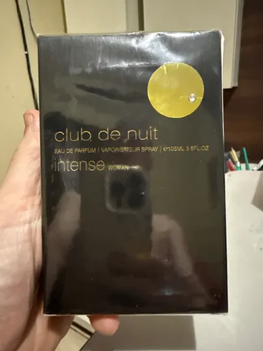 Perfume árabe Club de nuit intense woman