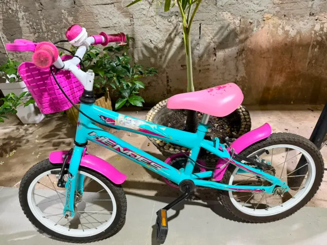Vende-se uma bicicleta semi nova