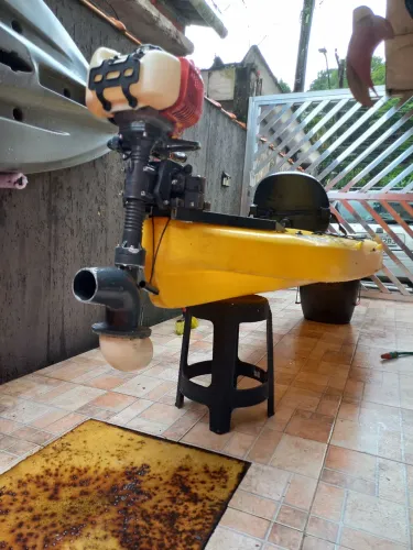 Caiaque motorizado