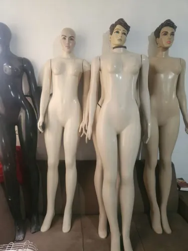 Manequins