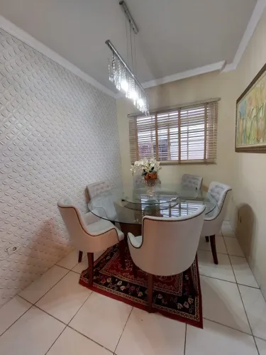 Mesa de Jantar de Vidro