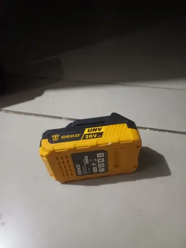 Bateria deko 20v 1.5hmm nova