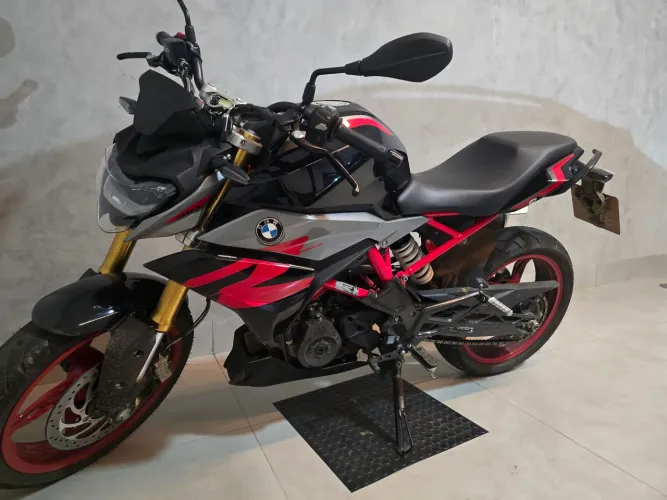 Moto BMW muito nova