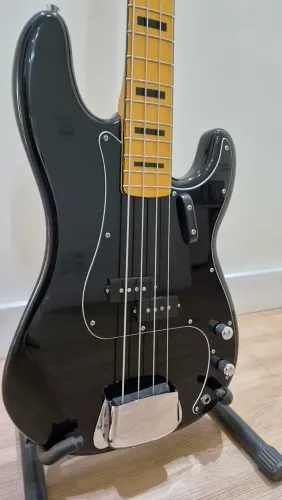 Baixo Squier Classic Vibe Precision 2015